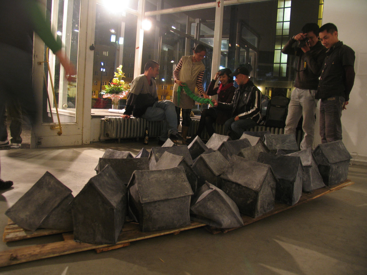Photographic documentation of RYLLEGA Berlin ("Ich baue ein Haus auf dem Atlantik" by Gabriele Undine Meyer)